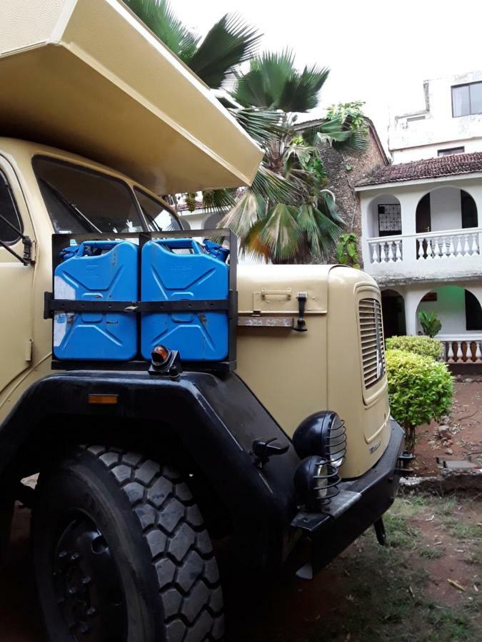 Akogo House - Bnb , Hostel, Backpackers & Volunteer Center Mombasa Exterior photo