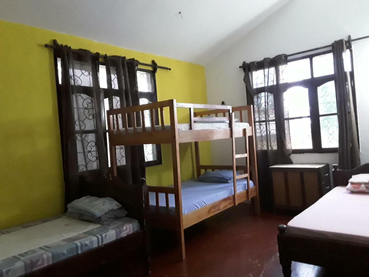 Akogo House - Bnb , Hostel, Backpackers & Volunteer Center Mombasa Exterior photo